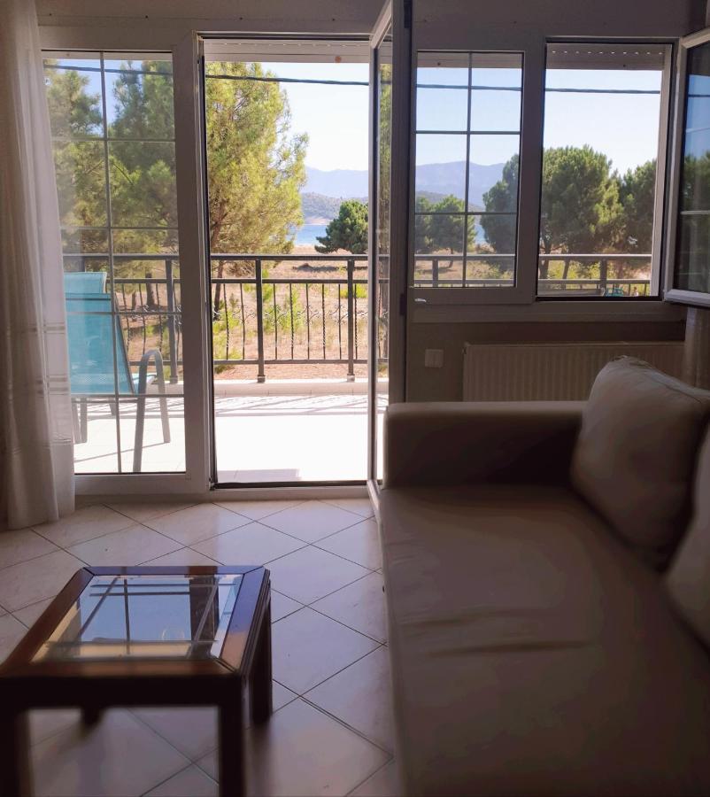 Ourania Luxury Apartment Keramotí Buitenkant foto