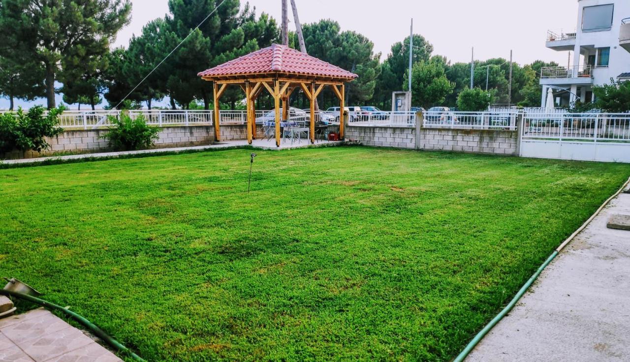 Ourania Luxury Apartment Keramotí Buitenkant foto