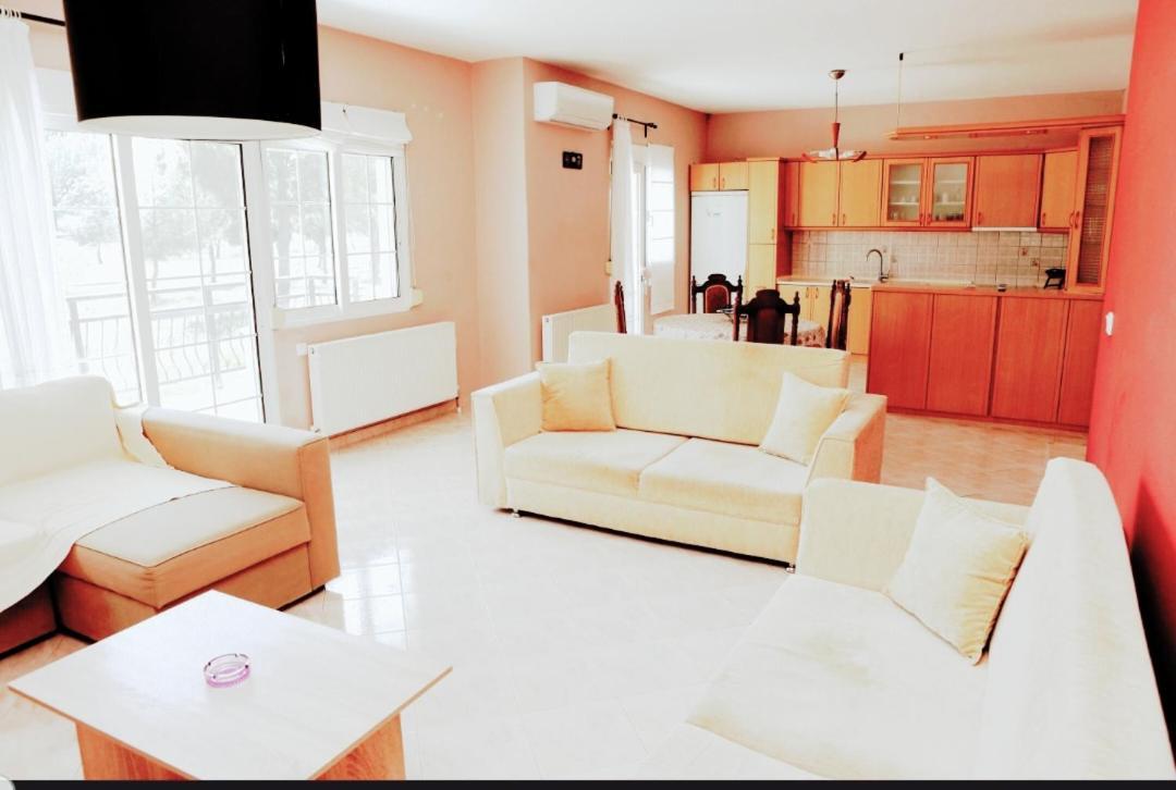 Ourania Luxury Apartment Keramotí Buitenkant foto