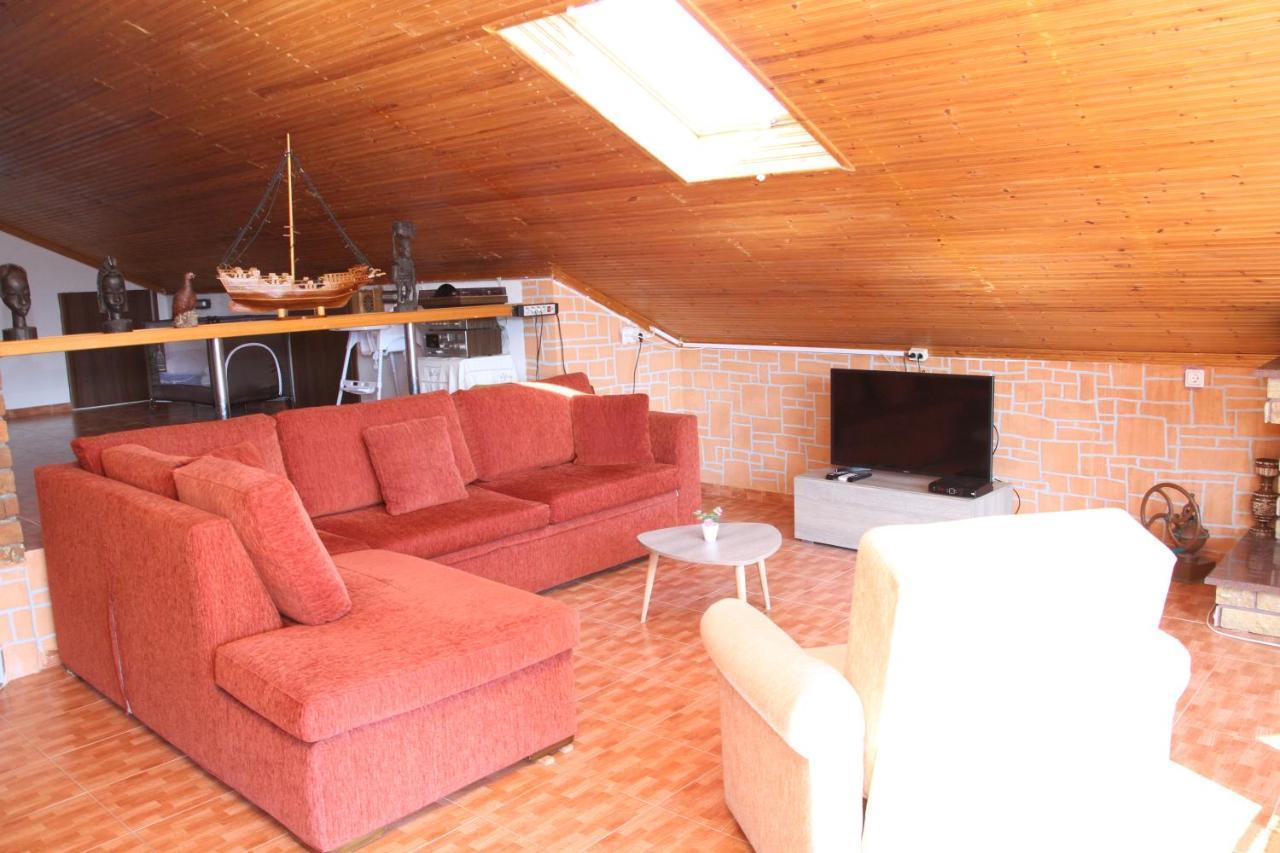 Ourania Luxury Apartment Keramotí Buitenkant foto